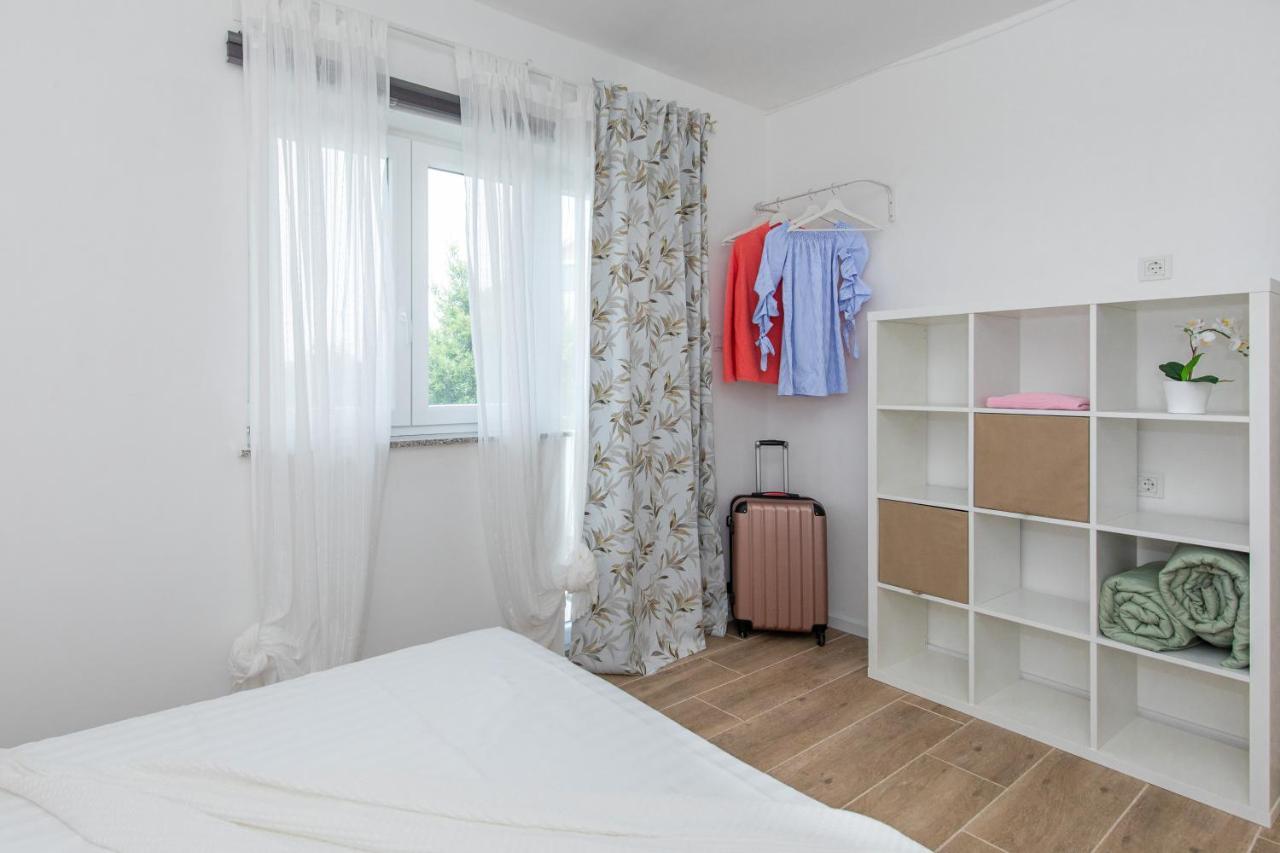 Apartment Dida I Mara Malinska Kültér fotó